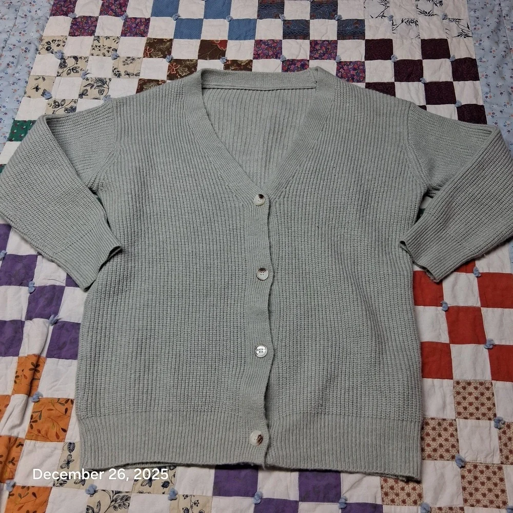 Ribbed Knit V Neck Cardigan Gray Sweater Womens size Medium Oversized